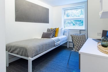 1 bed flat, Bassett Green Road, Swaythling, Southampton, SO163QB - Image 1